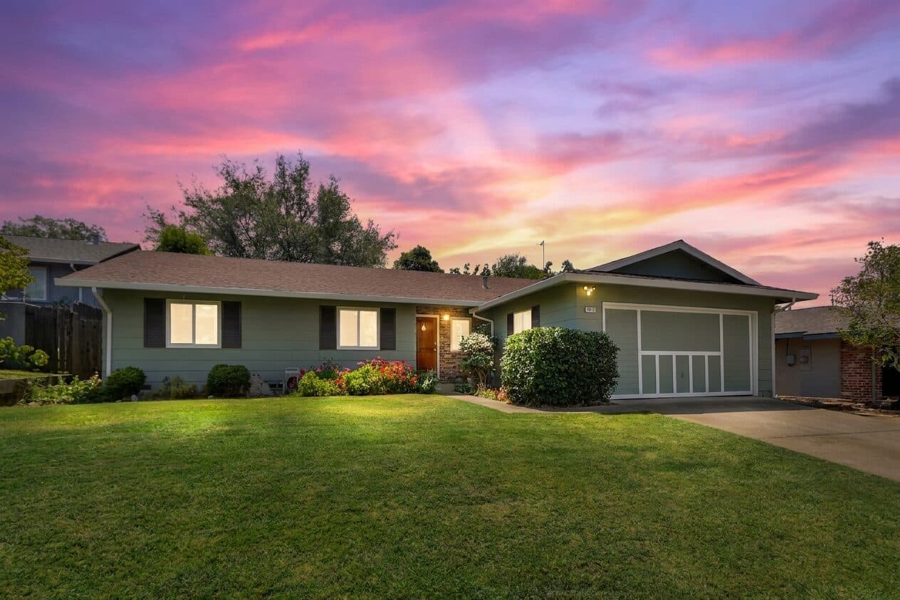 6910 Pintado Ct, Fair Oaks, single story home at golden hour twilight
